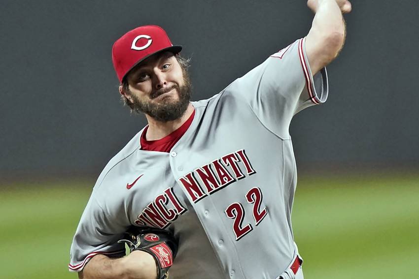 Wade Miley Cincinnati Reds Player Issued Jersey Signed Inscribed “No  Hitter”
